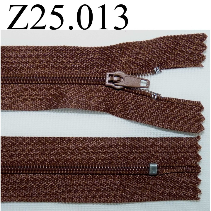 fermeture éclair  longueur 25 cm couleur marron non séparable zip nylon largeur 2,5 cm