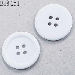 Bouton 18 mm en pvc couleur blanc 4 trous diamètre 18 mm épaisseur 4 mm prix à la pièce