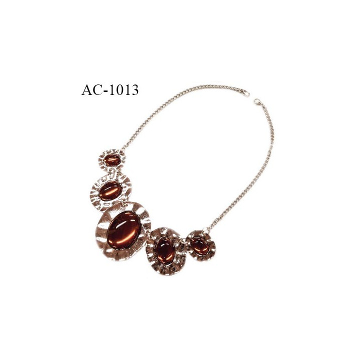 Collier style ambre sur chaîne couleur chrome longueur totale du tour de cou 48 cm prix au mètre
