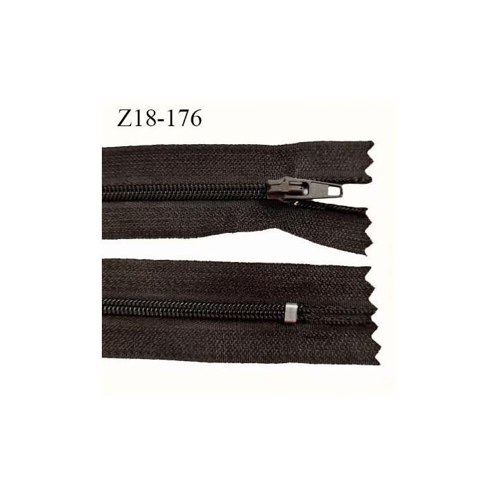 Fermeture zip longueur 18 cm couleur marron non séparable largeur 2.5 cm glissière nylon largeur  4 mm