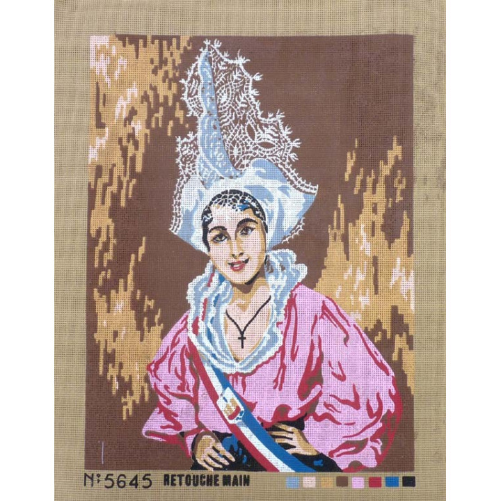 Canevas à broder 50 x 60 cm  thème COIFFE TRADITIONNELLE REGIONALE retouché à la main