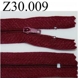 fermeture éclair longueur 30 cm couleur bordeau non séparable zip nylon largeur 2,5 cm