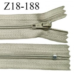 Fermeture zip 18 cm non séparable couleur kaki clair largeur 2.7 cm zip nylon longueur 18 cm prix à l'unité
