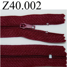 fermeture éclair  longueur 40 cm couleur bordeau non séparable zip nylon largeur 2,5 cm
