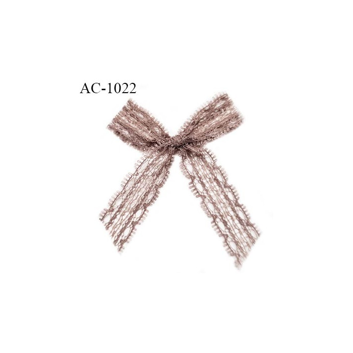 Noeud lingerie dentelle haut de gamme couleur bois de rose largeur haut 45 mm largeur bas 60 mm hauteur 70 mm prix à la pièce