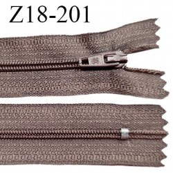 Fermeture zip 18 cm non séparable couleur cappuccino largeur 2.7 cm zip nylon longueur 18 cm prix à l'unité