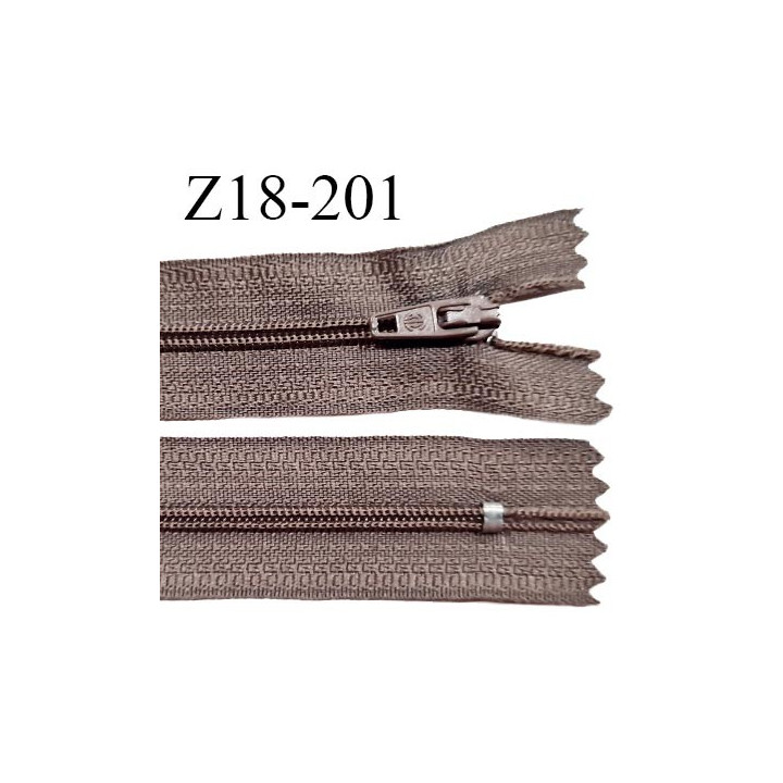 Fermeture zip 18 cm non séparable couleur cappuccino largeur 2.7 cm zip nylon longueur 18 cm prix à l'unité