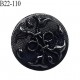 Bouton 22 mm en pvc couleur noir avec motif en relief brillant diamètre 22 mm accroche avec un anneau prix à l'unité