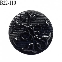 Bouton 22 mm en pvc couleur noir avec motif en relief brillant diamètre 22 mm accroche avec un anneau prix à l'unité