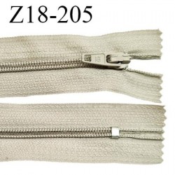 Fermeture zip 18 cm non séparable couleur beige clair largeur 2.7 cm zip nylon longueur 18 cm prix à l'unité
