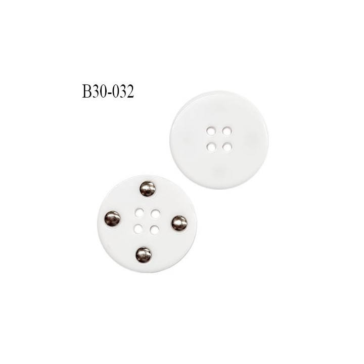 Bouton 30 mm en pvc couleur blanc 4 trous diamètre 30 mm épaisseur 5 mm prix à l'unité