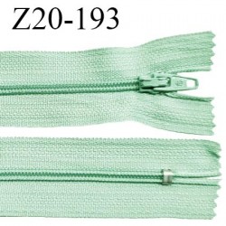 Fermeture zip 20 cm non séparable couleur vert jade zip glissière nylon largeur 5 mm longueur 20 cm prix à l'unité