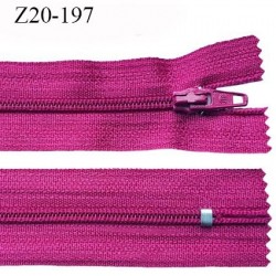 Fermeture zip longueur 20 cm couleur pivoine non séparable largeur 2.4 cm glissière nylon largeur  4 mm