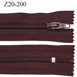 Fermeture zip longueur 20 cm couleur lie de vin non séparable largeur 2.4 cm glissière nylon largeur 4 mm