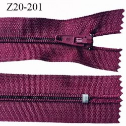 Fermeture zip longueur 20 cm couleur lie vin non séparable largeur 2.4 cm glissière nylon largeur 4 mm