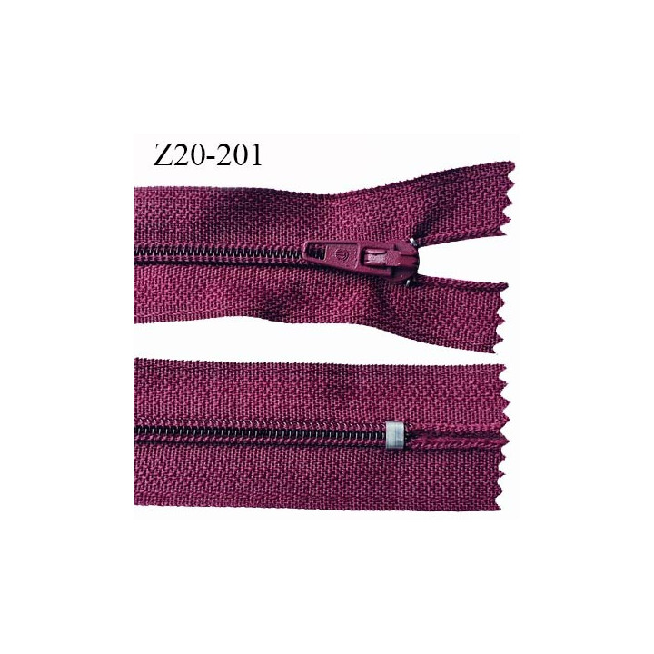 Fermeture zip longueur 20 cm couleur lie vin non séparable largeur 2.4 cm glissière nylon largeur  4 mm