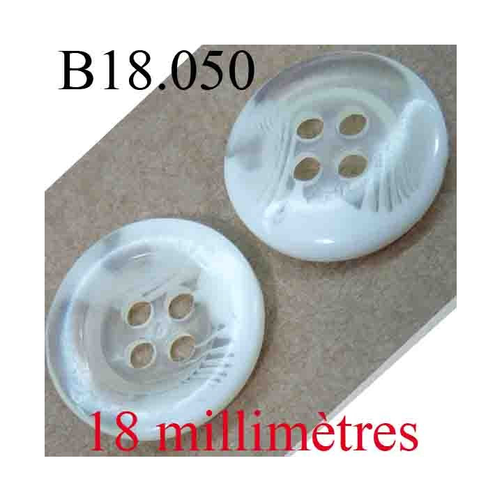 bouton 18 mm couleur blanc cassé transparent 4 trous diamètre 18 mm