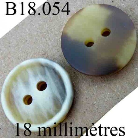 bouton 18 mm couleur marbré et vainé marron et beige 2 trous diamètre 18 mm