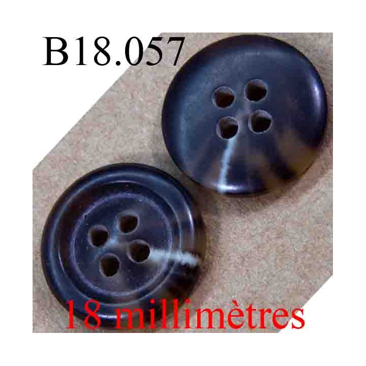 bouton 18 mm couleur marron clair et marron très foncé marbré 4 trous diamètre 18 mm