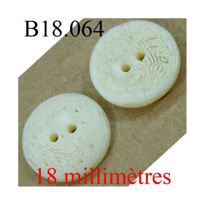 bouton 18 mm couleur blanc cassé beige vainé 2 trous diamètre 18 mm