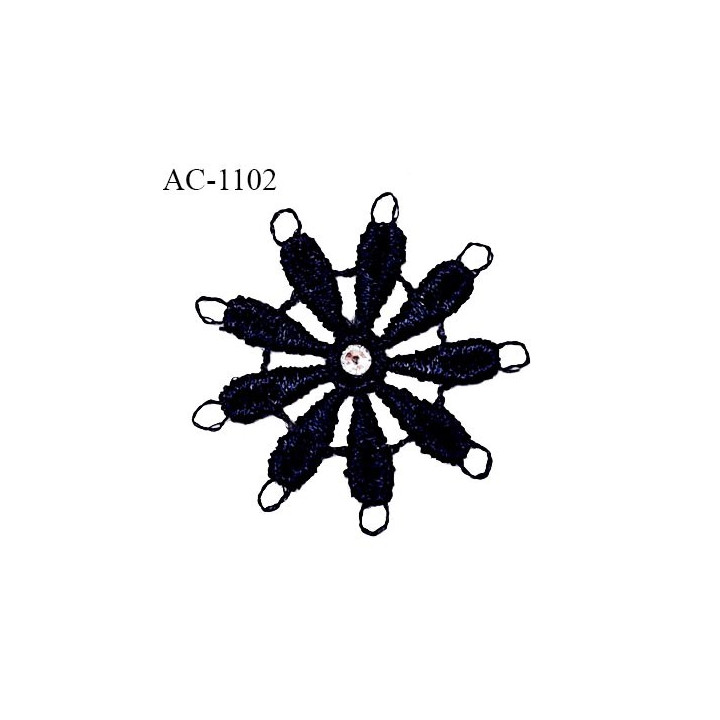 Noeud guipure 30 mm couleur bleu marine décor lingerie strass au centre haut de gamme prix à la pièce