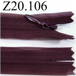 fermeture éclair invisible longueur 20 cm couleur  prune foncé non séparable zip nylon largeur 2,5 cm