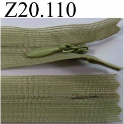 fermeture éclair invisible verte longueur 20 cm couleur vert kaki non séparable zip nylon largeur 2 cm