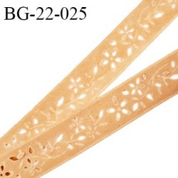 Galon ruban 22 mm style daim ou velours doux au toucher couleur beige avec motif floral perforé prix au mètre