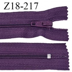 Fermeture zip 18 cm non séparable couleur aubergine largeur 2.7 cm zip nylon longueur 18 cm prix à l'unité