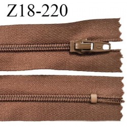 Fermeture zip 18 cm non séparable couleur marron clair largeur 2.7 cm zip nylon longueur 18 cm prix à l'unité