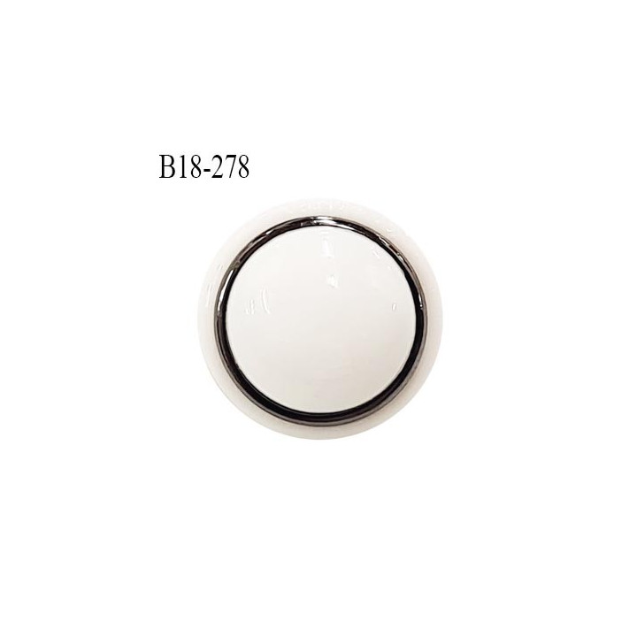 Bouton 18 mm en pvc couleur blanc et chrome composé de 3 pièces diamètre 18 mm attache avec un anneau prix à la pièce