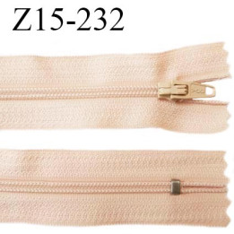 Fermeture zip 15 cm couleur rosé chair clair non séparable largeur 2.5 cm glissière nylon largeur 4 mm prix à l'unité