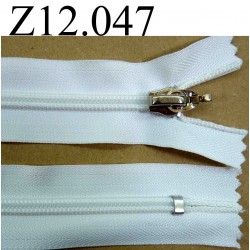 fermeture éclair blanche longueur 12 cm couleur blanc non séparable zip nylon largeur 3,3 cm largeur du zip 6 mm