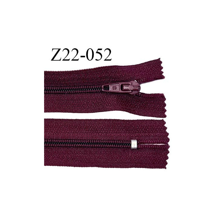 Fermeture zip 22 cm à glissière couleur bordeaux non séparable zip nylon largeur du zip 6 mm longueur 22 cm prix à l'unité