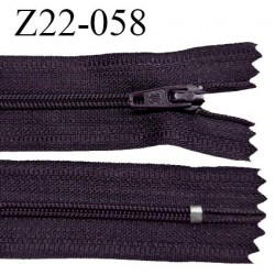 Fermeture zip 22 cm couleur prune tirant sur le marron non séparable zip nylon largeur du zip 6 mm longueur 22 cm prix à l'unité