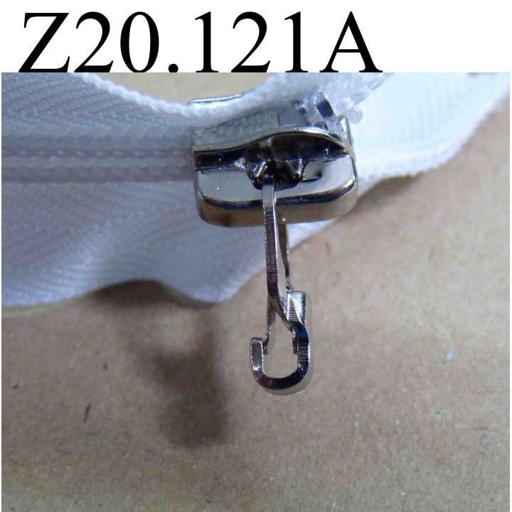 fermeture éclair blanche longueur 20 cm couleur blanc non séparable zip nylon largeur 3,3 cm largeur du zip 6 mm 