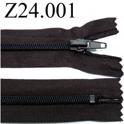 fermeture éclair longueur 23 cm couleur marron non séparable zip nylon largeur 3,2 cm largeur du zip 6 mm