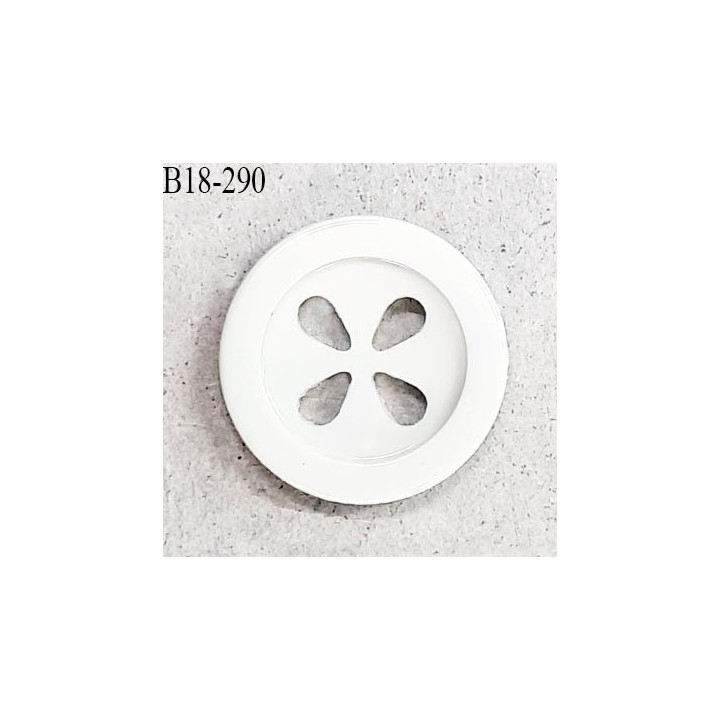 Bouton 18 mm en pvc couleur naturel 4 trous diamètre 18 mm épaisseur 3.8 mm prix à la pièce