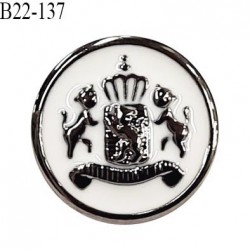 Bouton 22 mm pvc couleur chrome et naturel motif style blason accroche avec un anneau épaisseur 2.5 mm prix à la pièce