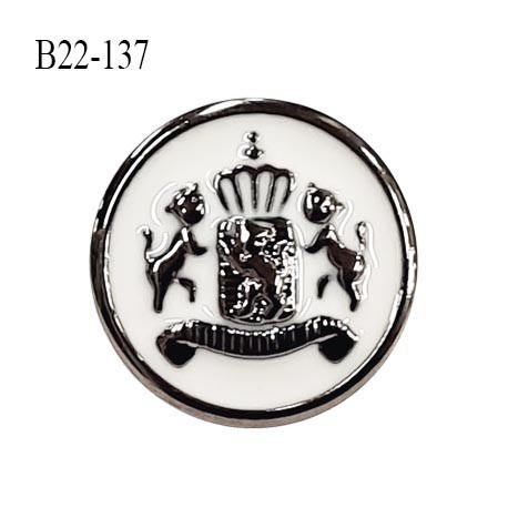 Bouton 22 mm pvc couleur chrome et naturel motif style blason accroche avec un anneau épaisseur 2.5 mm prix à la pièce