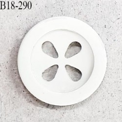 Bouton 18 mm en pvc couleur naturel 4 trous diamètre 18 mm épaisseur 3.8 mm prix à la pièce