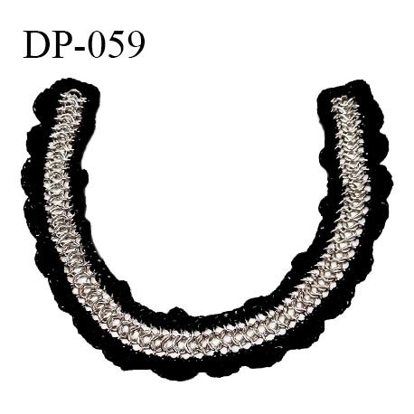 Devant plastron chaine couleur argent sur crochet couleur noir longueur 40 cm prix à l'unité