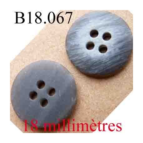 bouton 18 mm couleur gris et  marbré gris clair vainé 4 trous diamètre 18 mm