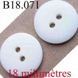 bouton 18 mm couleur blanc cassé mat 2  trous diamètre 18 mm