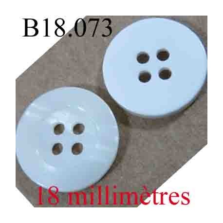 bouton 18 mm couleur blanc et blanc nacré 4 trous diamètre 18 mm