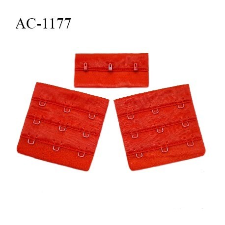 Agrafe 57 mm attache SG haut de gamme couleur rouge 3 rangées 3 crochets largeur 57 mm fabriqué en France prix à l'unité