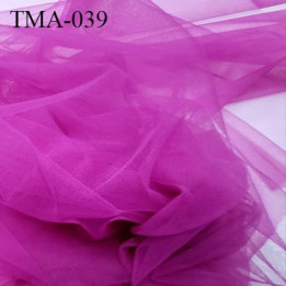 Marquisette tulle spécial lingerie haut gamme couleur fuchsia largeur 140 cm prix pour 10 cm 100 % polyamide