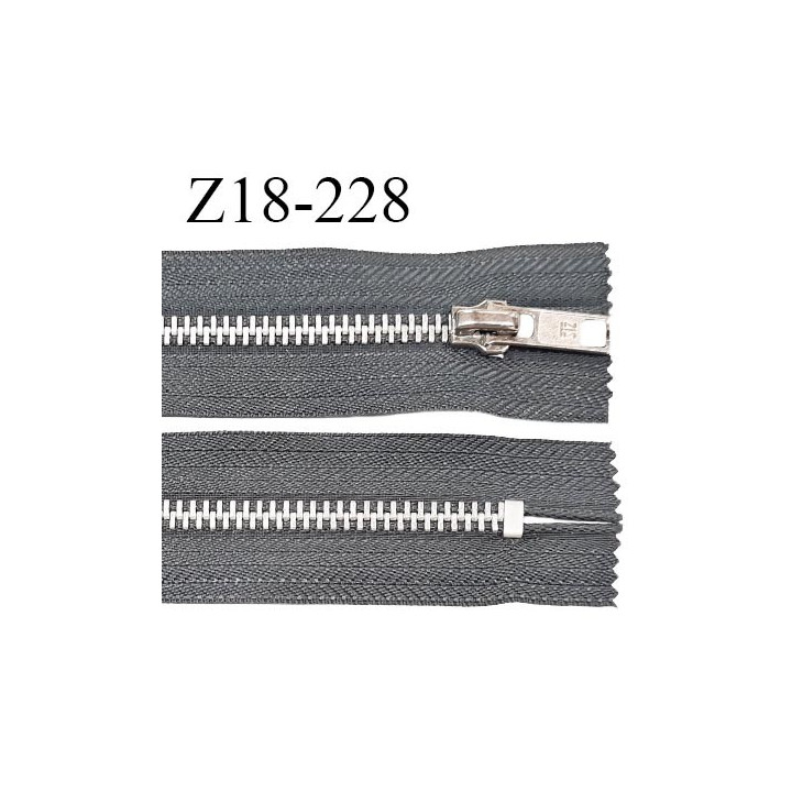 Fermeture zip 18 cm non séparable couleur gris longueur 18 cm largeur 3.3 cm glissière métal couleur argent prix à l'unité