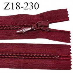 Fermeture zip 18 cm non séparable couleur bordeaux largeur 3.3 cm zip nylon longueur 18 cm prix à l'unité