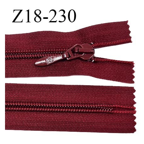 Fermeture zip 18 cm non séparable couleur bordeaux largeur 3.3 cm zip nylon longueur 18 cm prix à l'unité